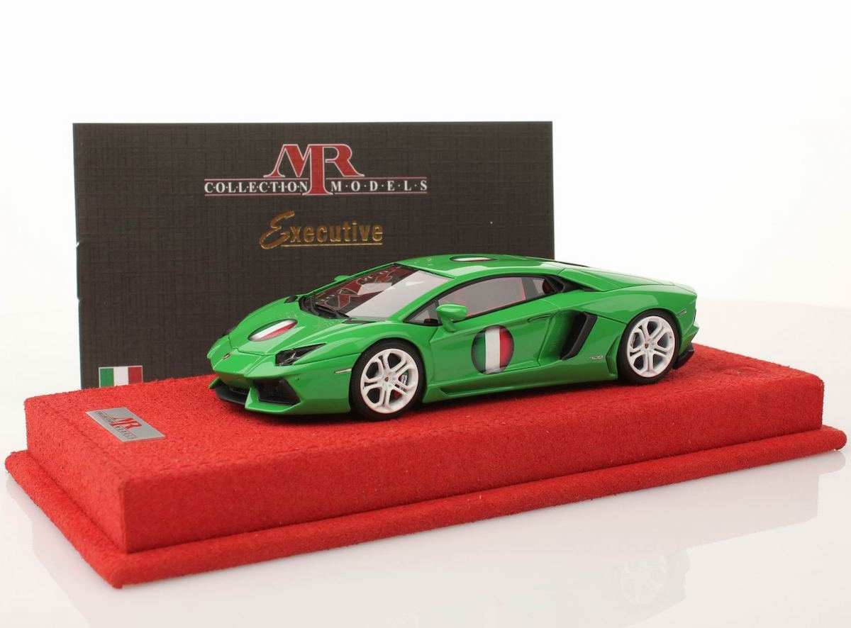 Lamborghini Aventador LP700-4 Italy Flag 1:43