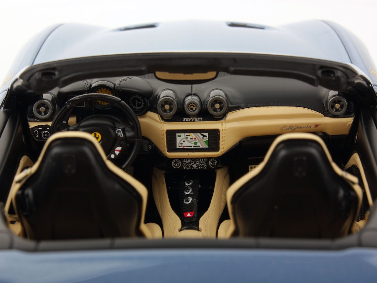 Ferrari California T Open Top 1:18 - immagine 6