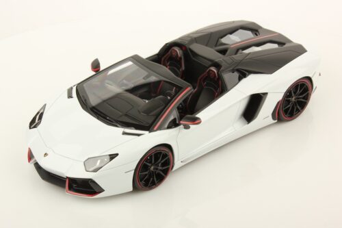 Lamborghini Aventador LP 700-4 Roadster Pirelli Edition 1:18