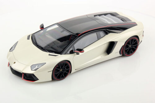 Lamborghini Aventador LP 700-4 Pirelli Edition 1:18