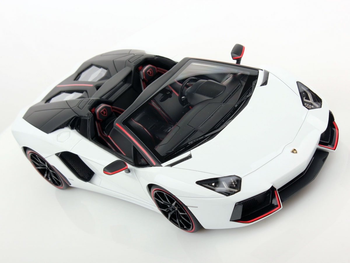 Lamborghini Aventador LP 700-4 Roadster Pirelli Edition 1:18 - immagine 4