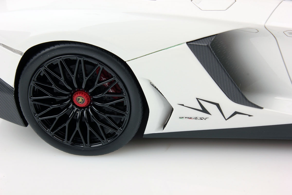 Lamborghini Aventador LP 750-4 Superveloce 1:18 - immagine 3