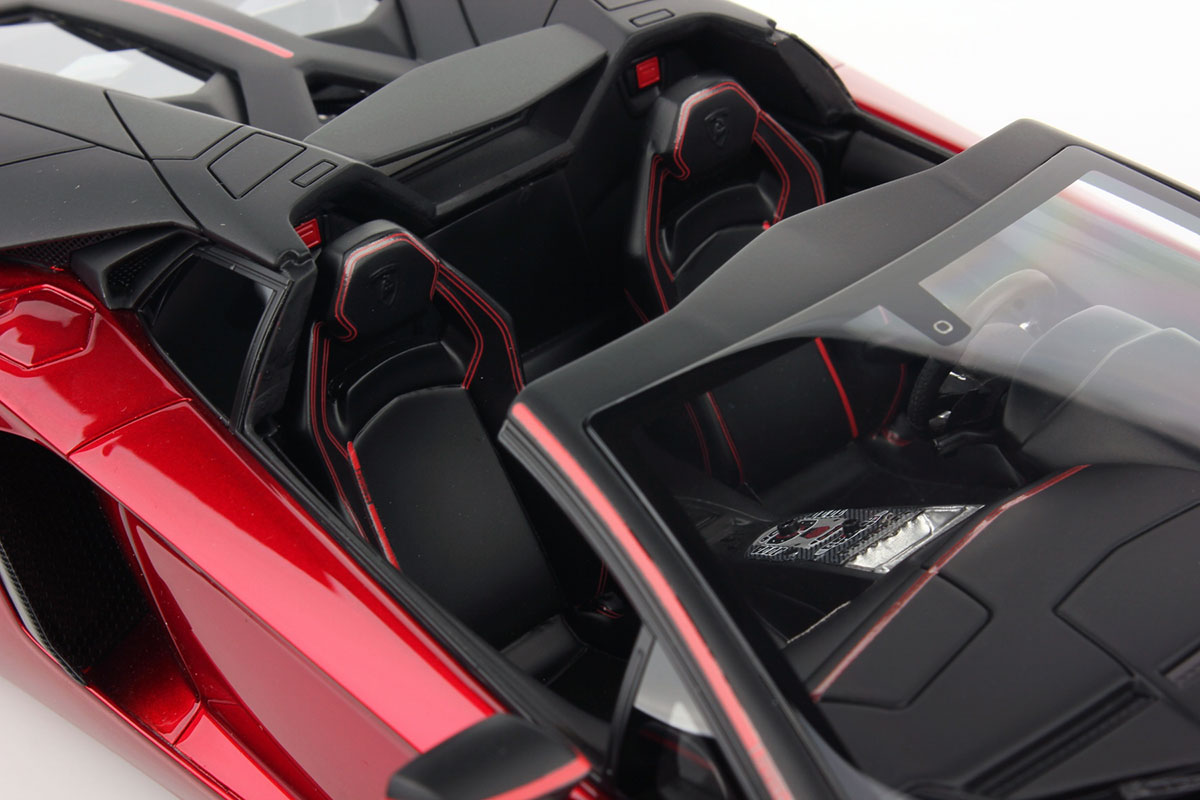 Lamborghini Aventador LP 700-4 Roadster Pirelli Edition 1:18 - immagine 5