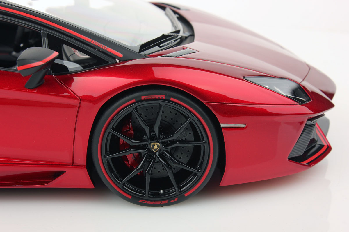 Lamborghini Aventador LP 700-4 Roadster Pirelli Edition 1:18 - immagine 6