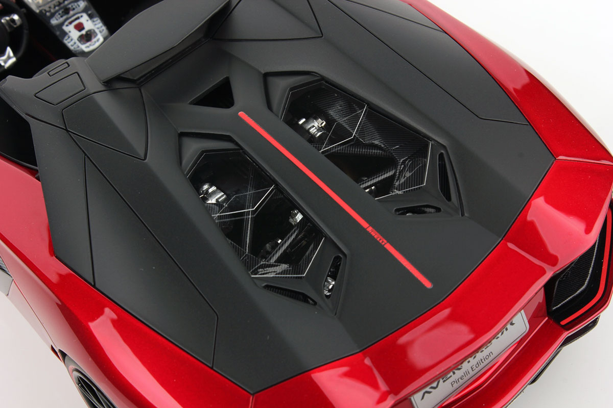 Lamborghini Aventador LP 700-4 Roadster Pirelli Edition 1:18 - immagine 8