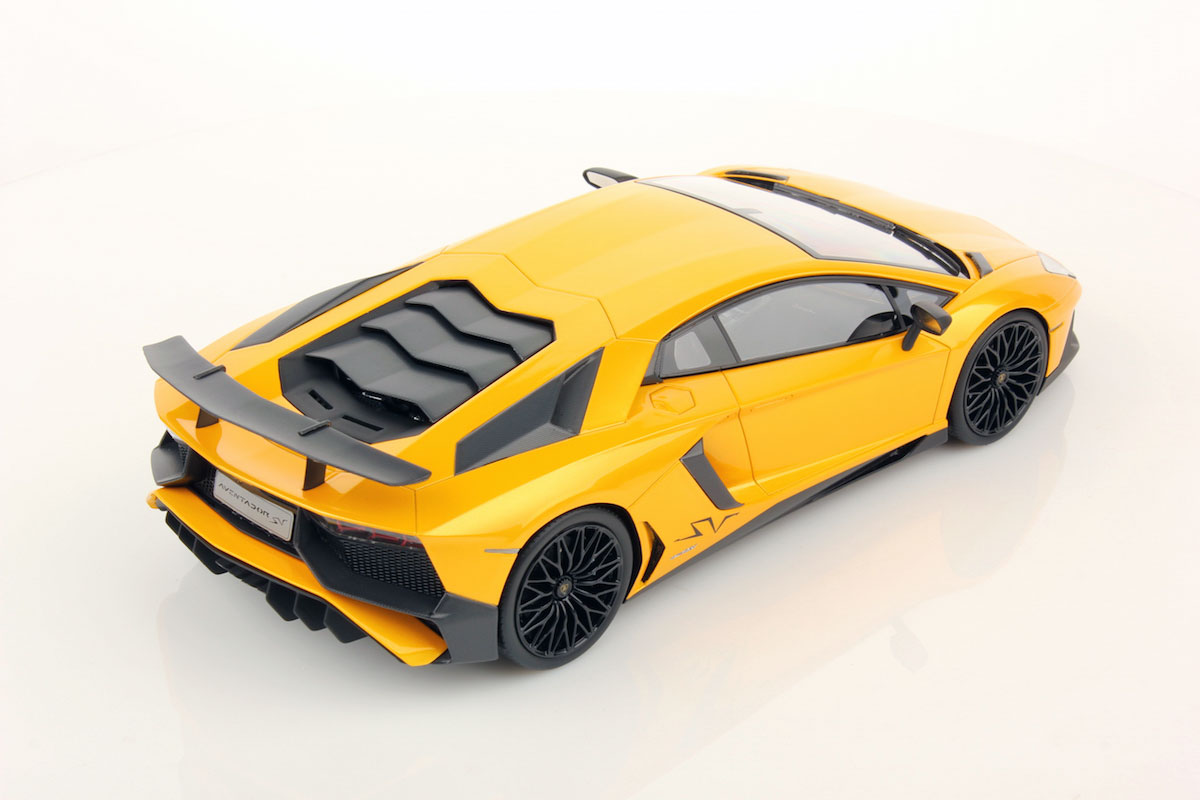 Lamborghini Aventador LP 750-4 Superveloce 1:18 - immagine 3