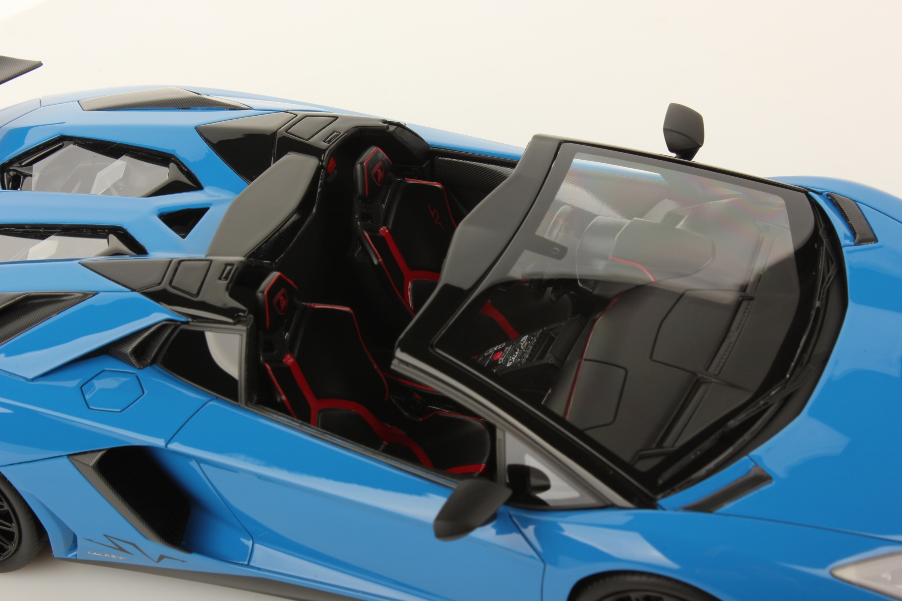 Lamborghini Aventador LP 750-4 Superveloce Roadster 1:18 - immagine 4