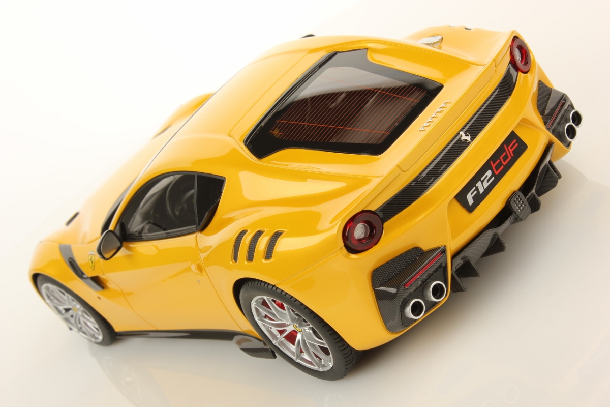 Ferrari F12 tdf 1:18 | MR Collection Models