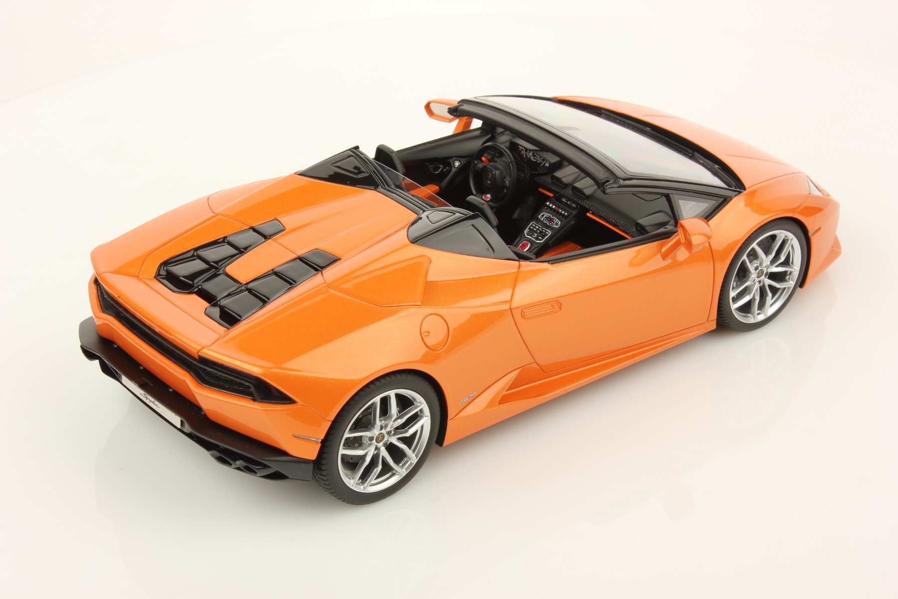 Lamborghini Huracán LP 610-4 Spyder 1:18 - immagine 3