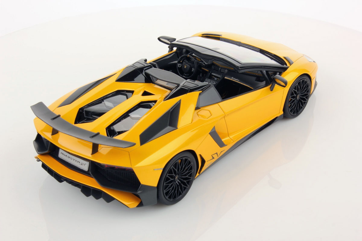 Lamborghini Aventador LP 750-4 Superveloce Roadster 1:18 - immagine 9