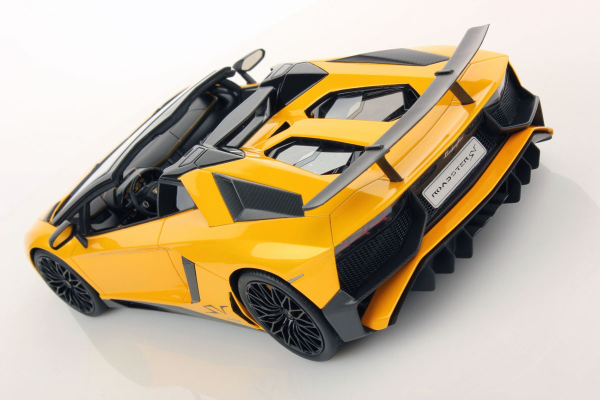 Lamborghini Aventador LP 750-4 Superveloce Roadster 1:18 - immagine 7