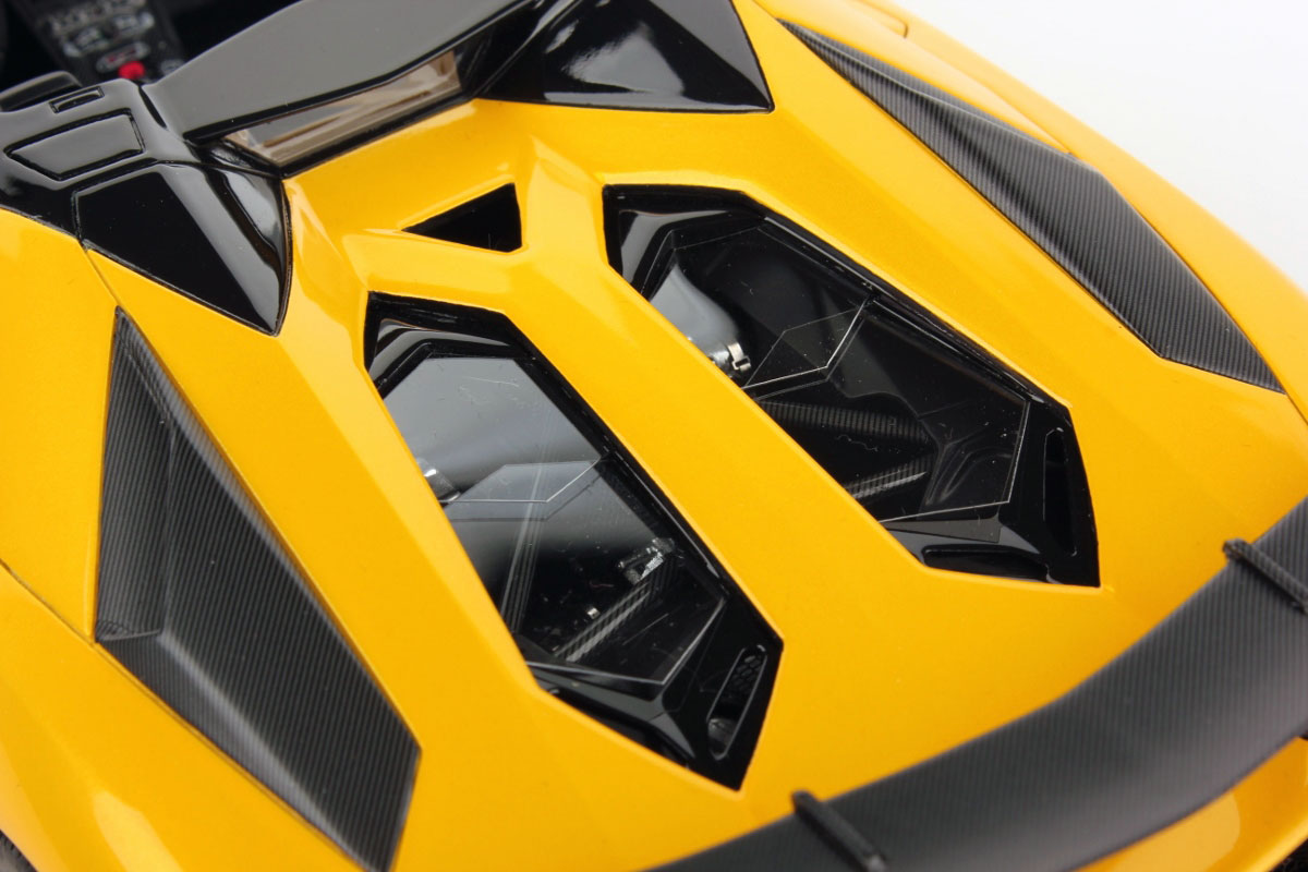 Lamborghini Aventador LP 750-4 Superveloce Roadster 1:18 - immagine 4