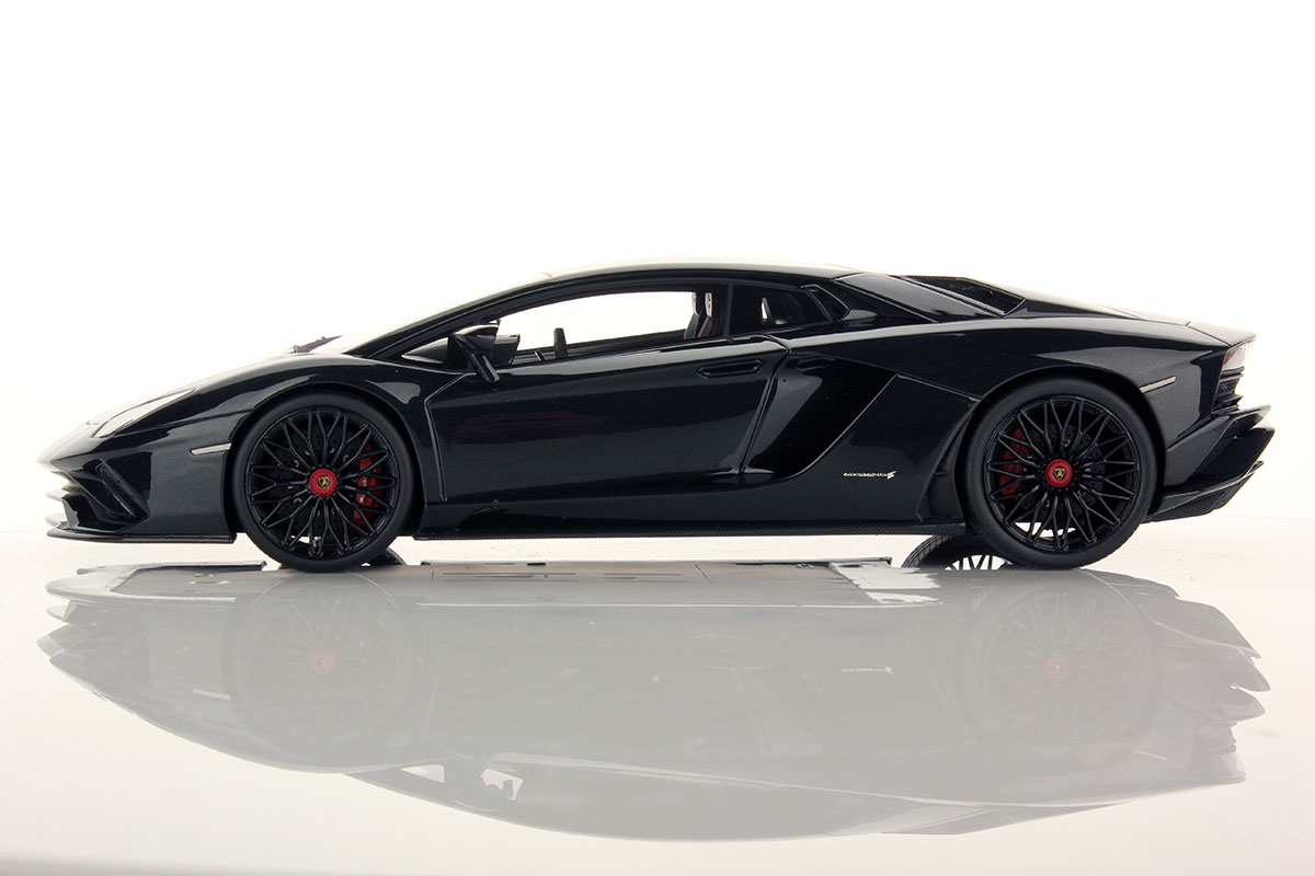 Lamborghini Aventador S 1:18