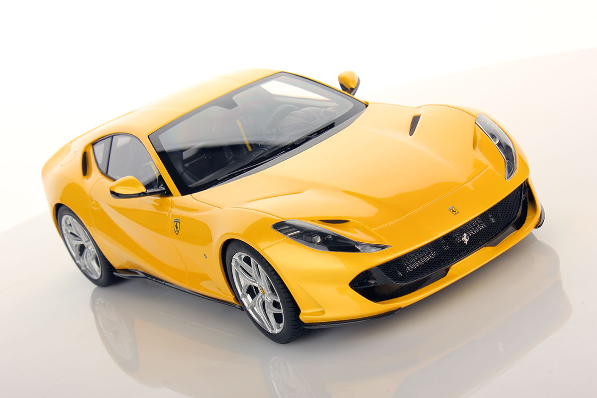 Ferrari 812 Superfast 1:18