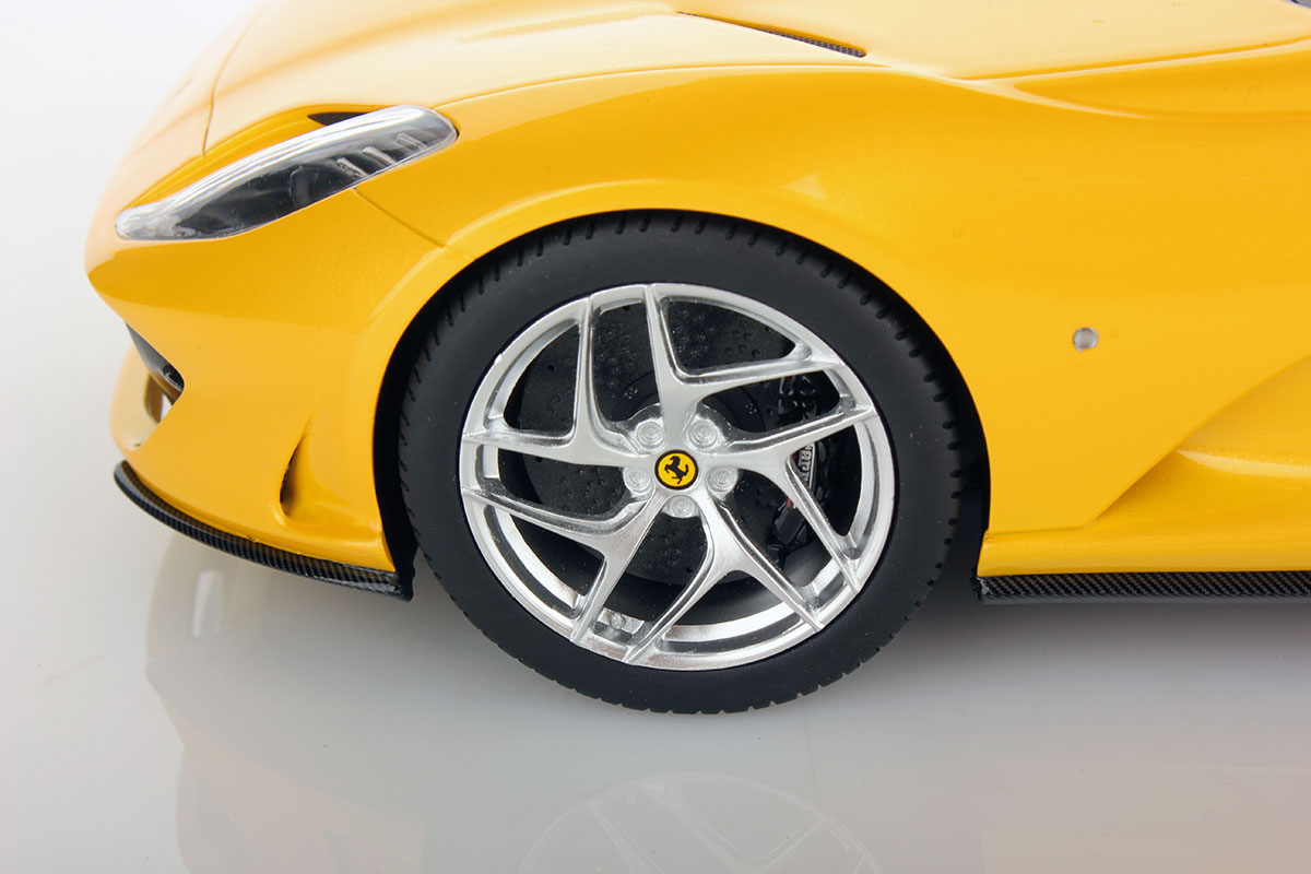 Ferrari 812 Superfast 1:18