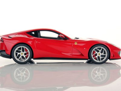 Ferrari 812 Superfast 1:18