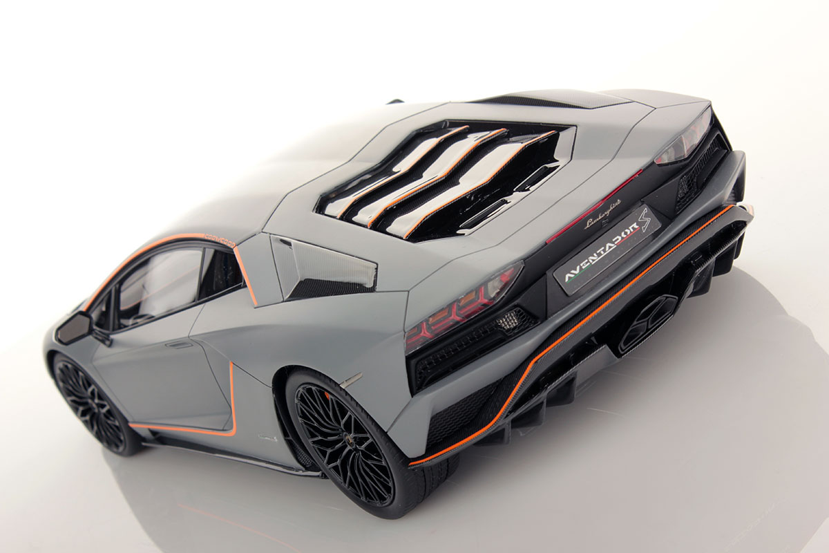 Lamborghini Aventador S Ad Personam 1:18