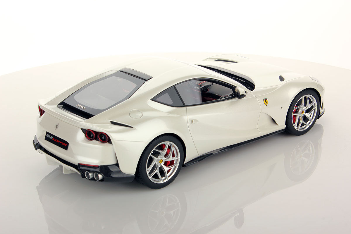 Ferrari 812 Superfast 1:18