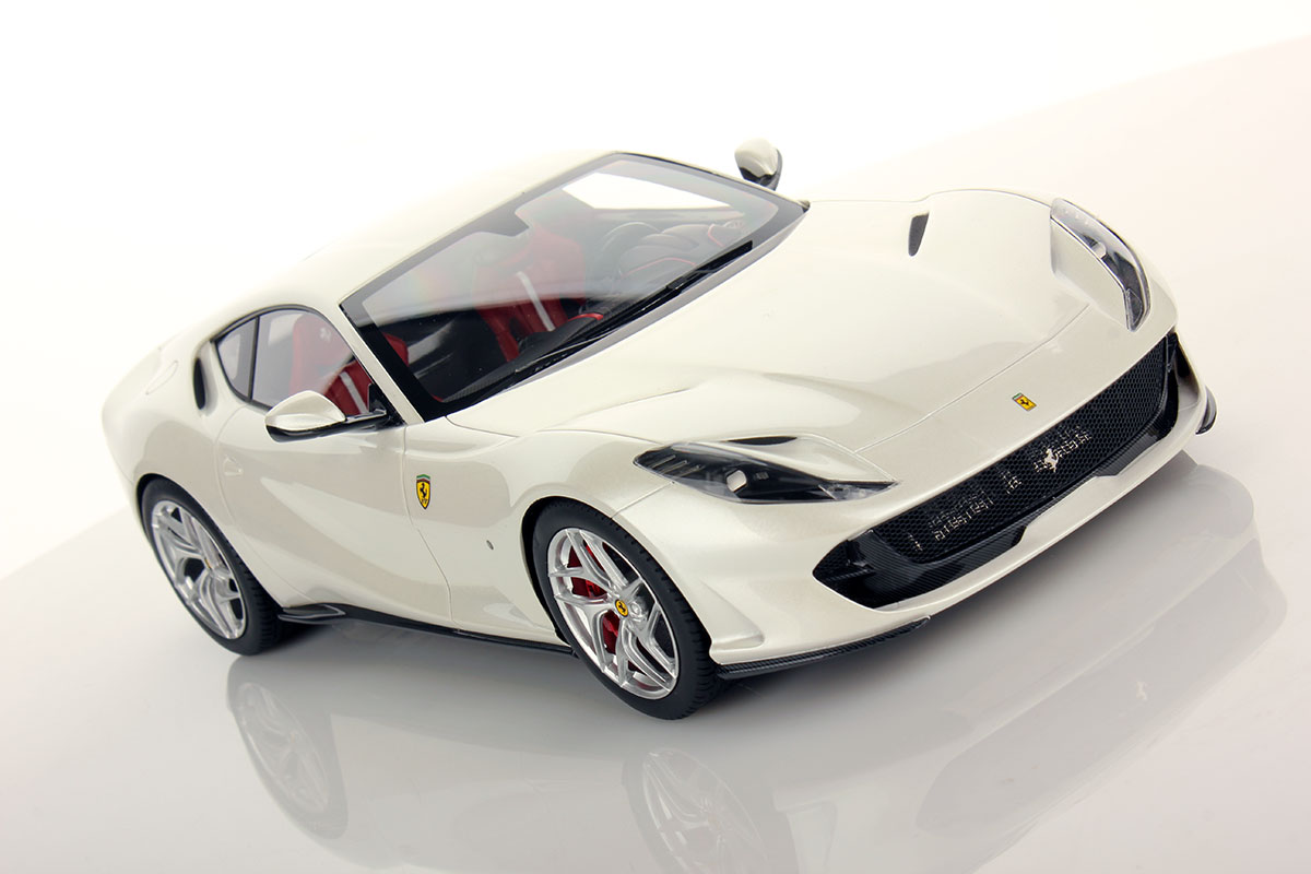 Ferrari 812 Superfast 1:18