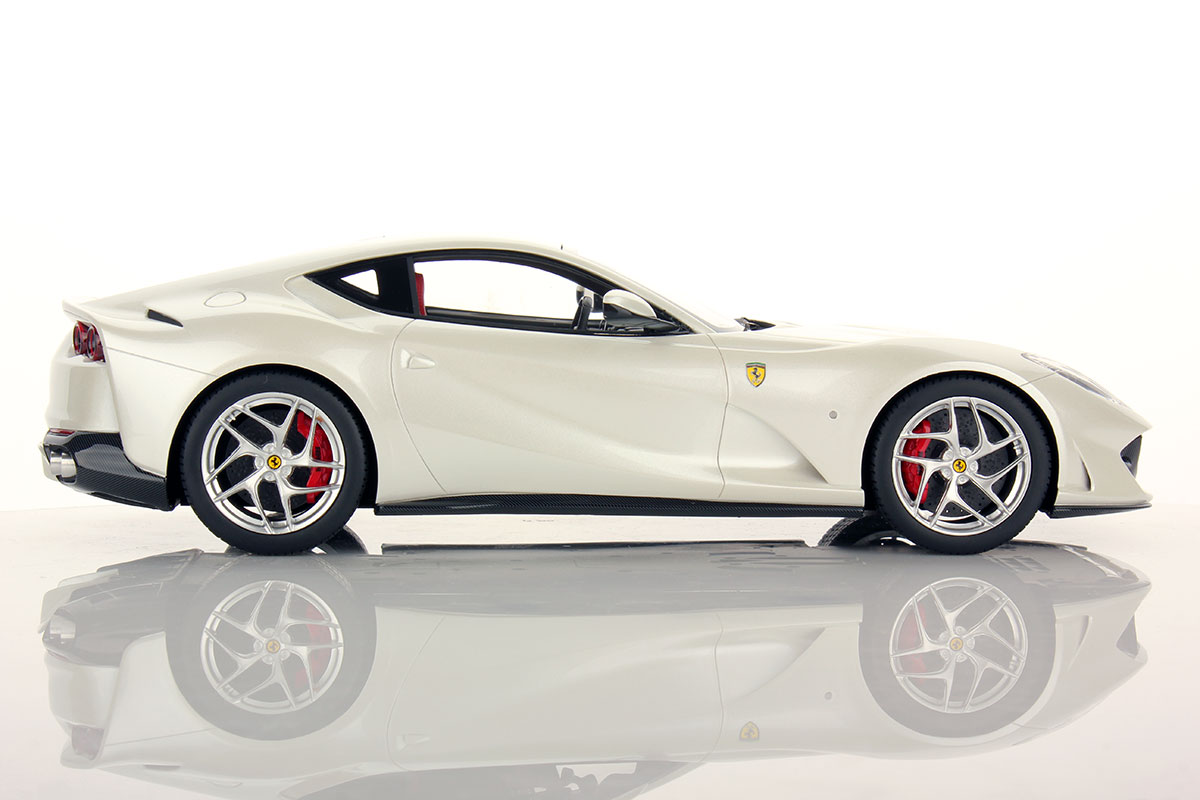 Ferrari 812 Superfast 1:18
