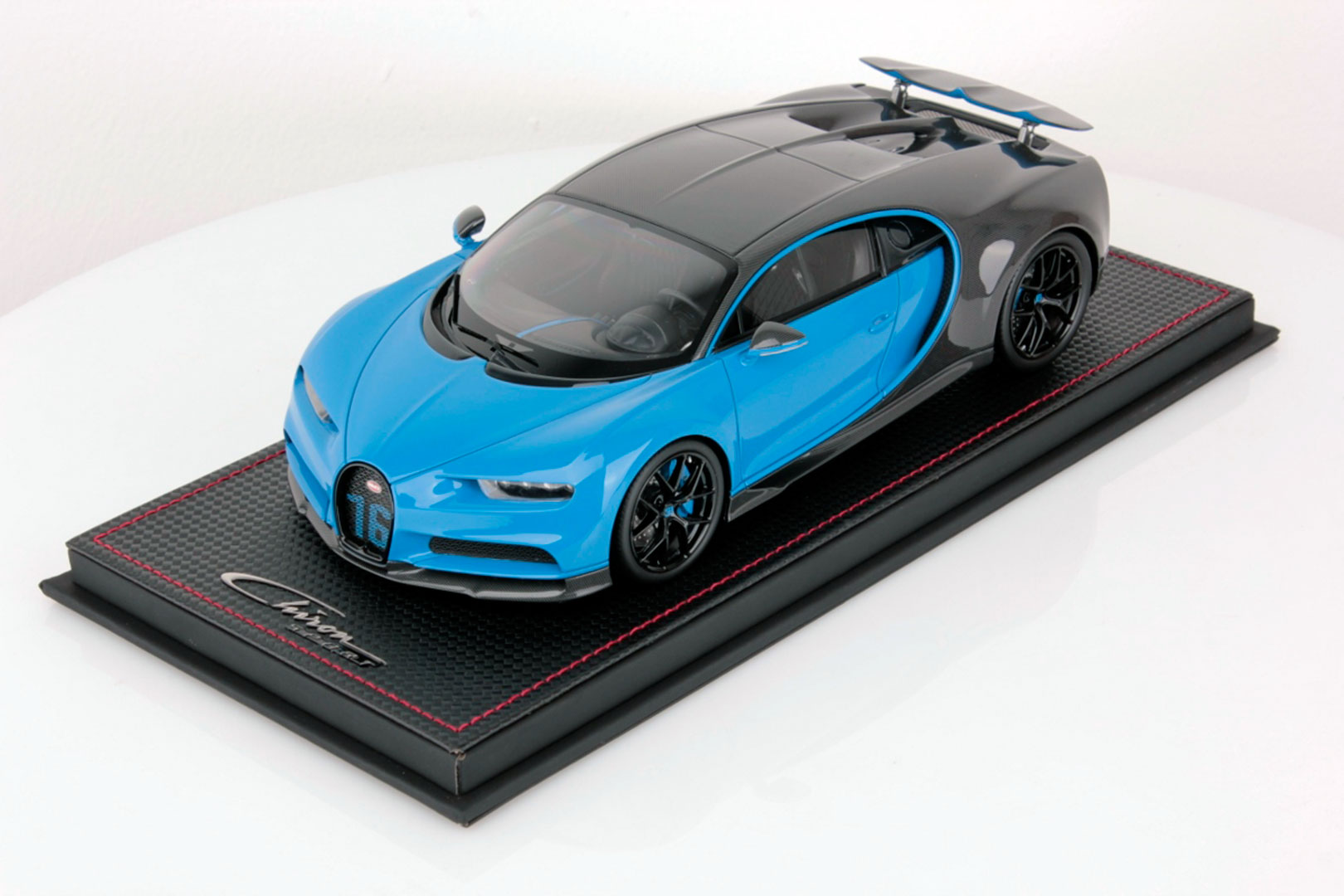 bugatti-chiron-sport-blue_01.jpg