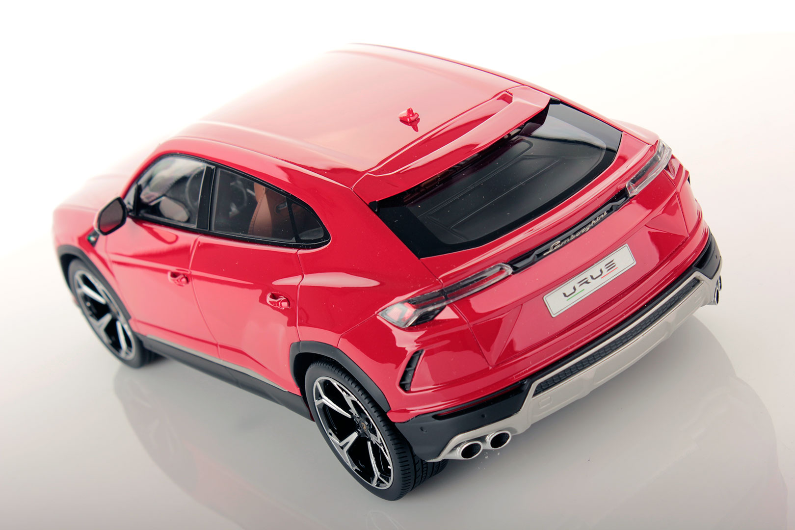 Lamborghini Urus 1:18
