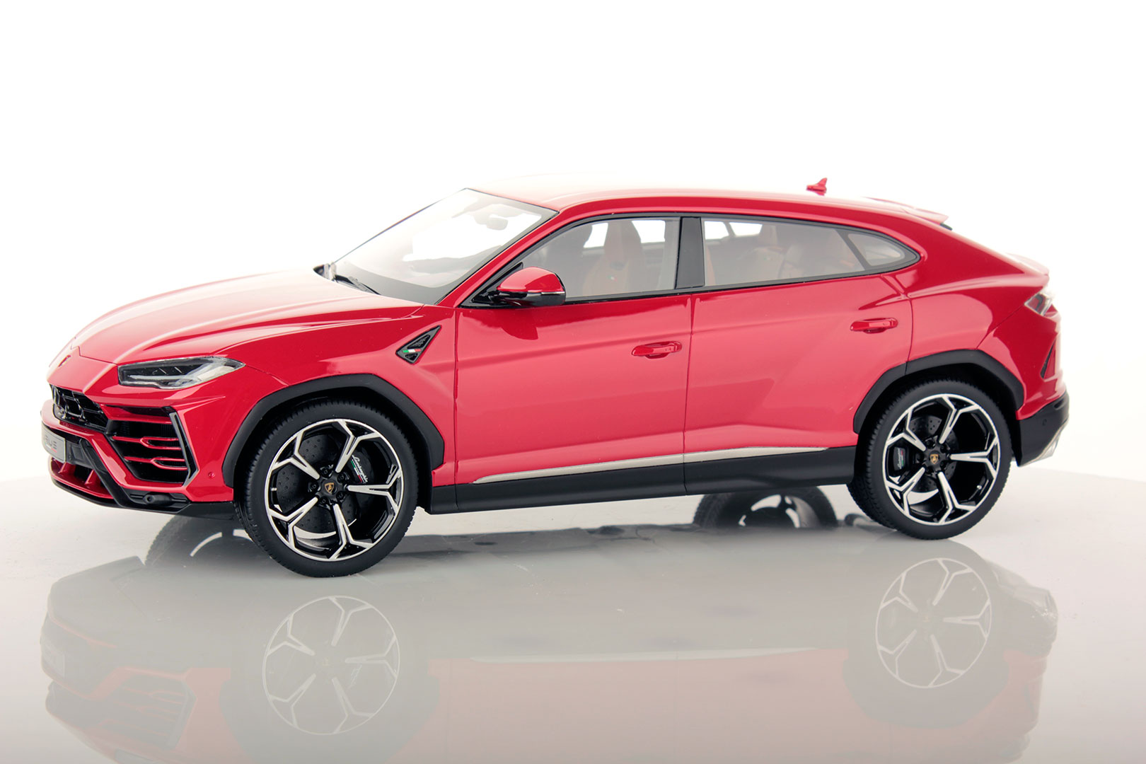 Lamborghini Urus 1:18 - immagine 4
