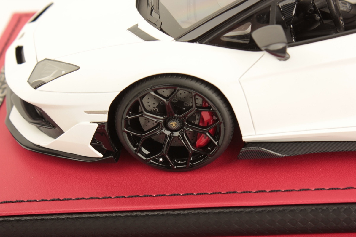 Lamborghini-Aventador-SVJ-Roadster