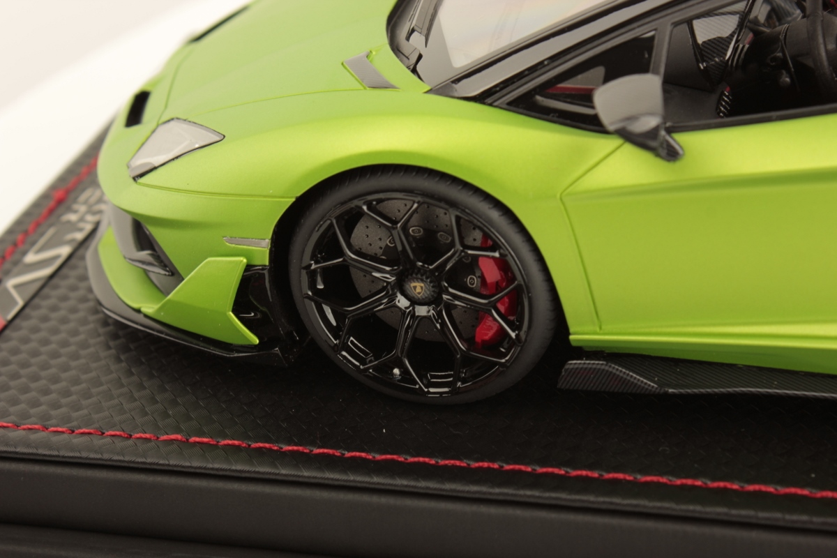 Lamborghini-Aventador-SVJ-Roadster