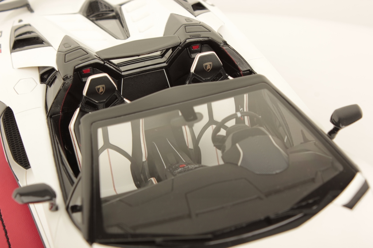 Lamborghini-Aventador-SVJ-Roadster
