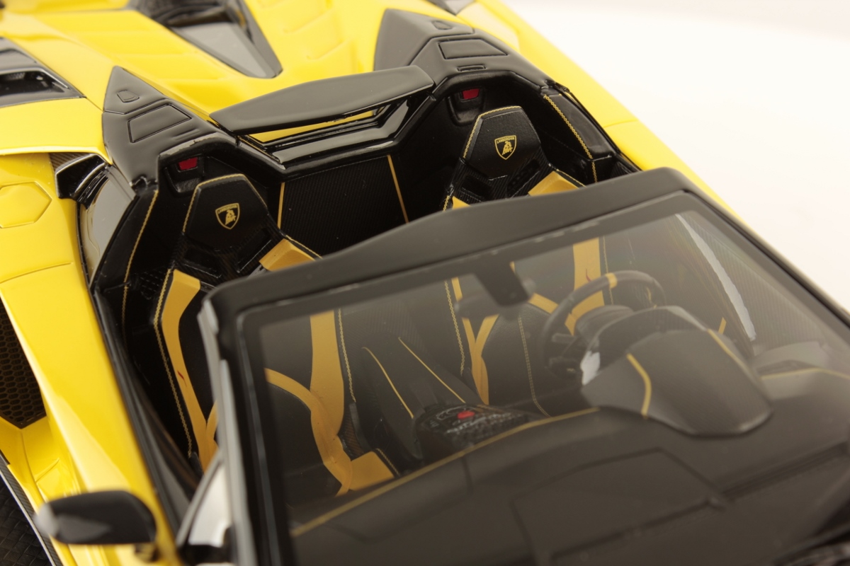 Lamborghini Aventador SVJ Roadster 1:18 - immagine 7