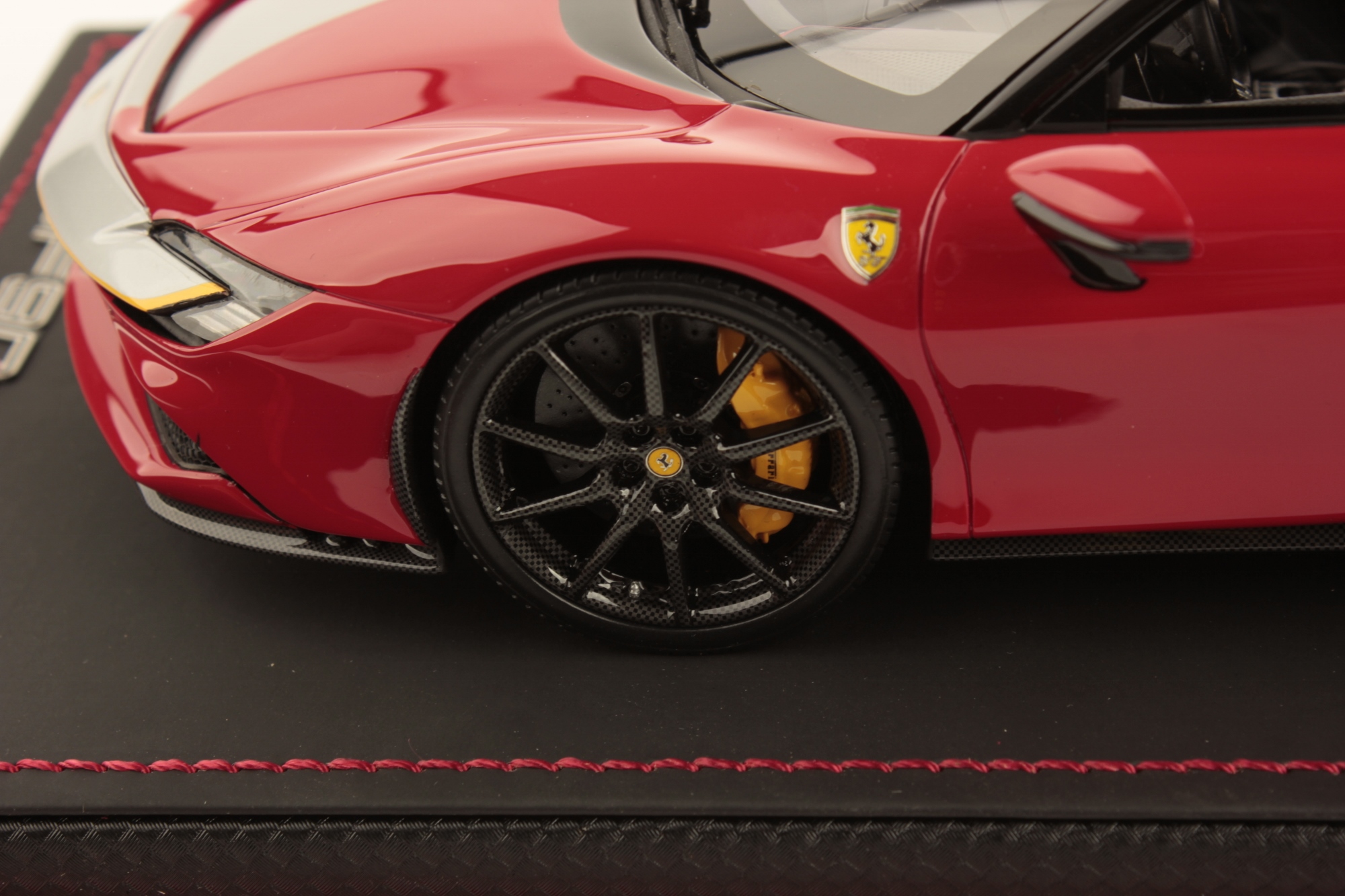 Ferrari SF90 Stradale 1:18 - immagine 6