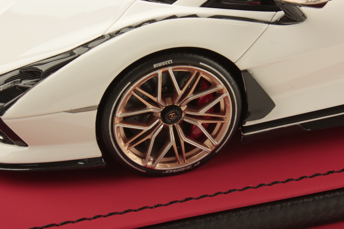 Lamborghini Sian FKP 37 1:18 - immagine 5