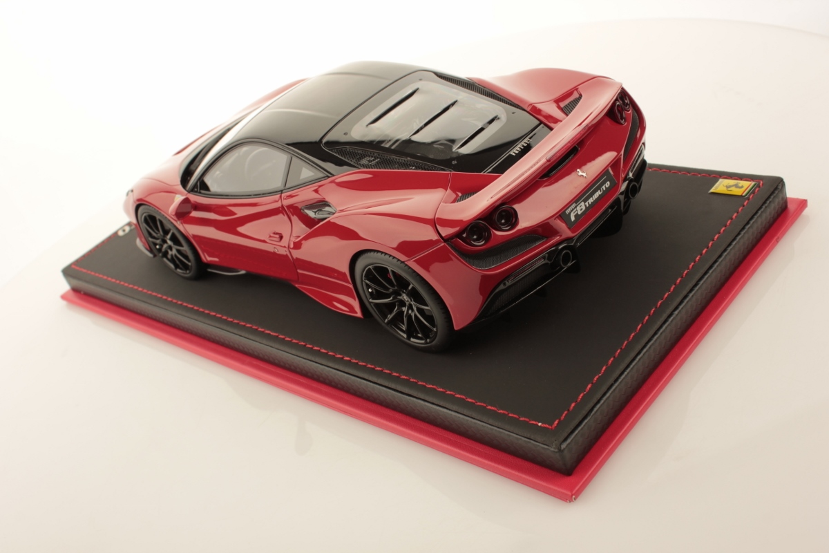 Ferrari F8 Tributo 1:18 - immagine 4