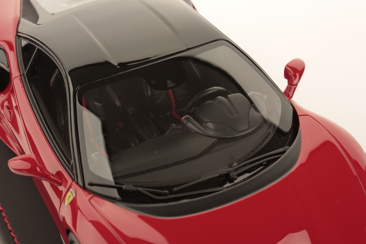 Ferrari F8 Tributo 1:18 - immagine 6