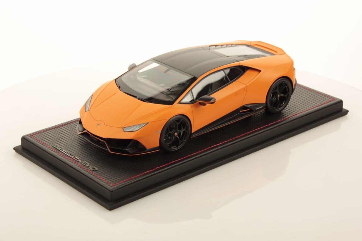 Lamborghini Hurcan EVO Fluo Capsule 1:18