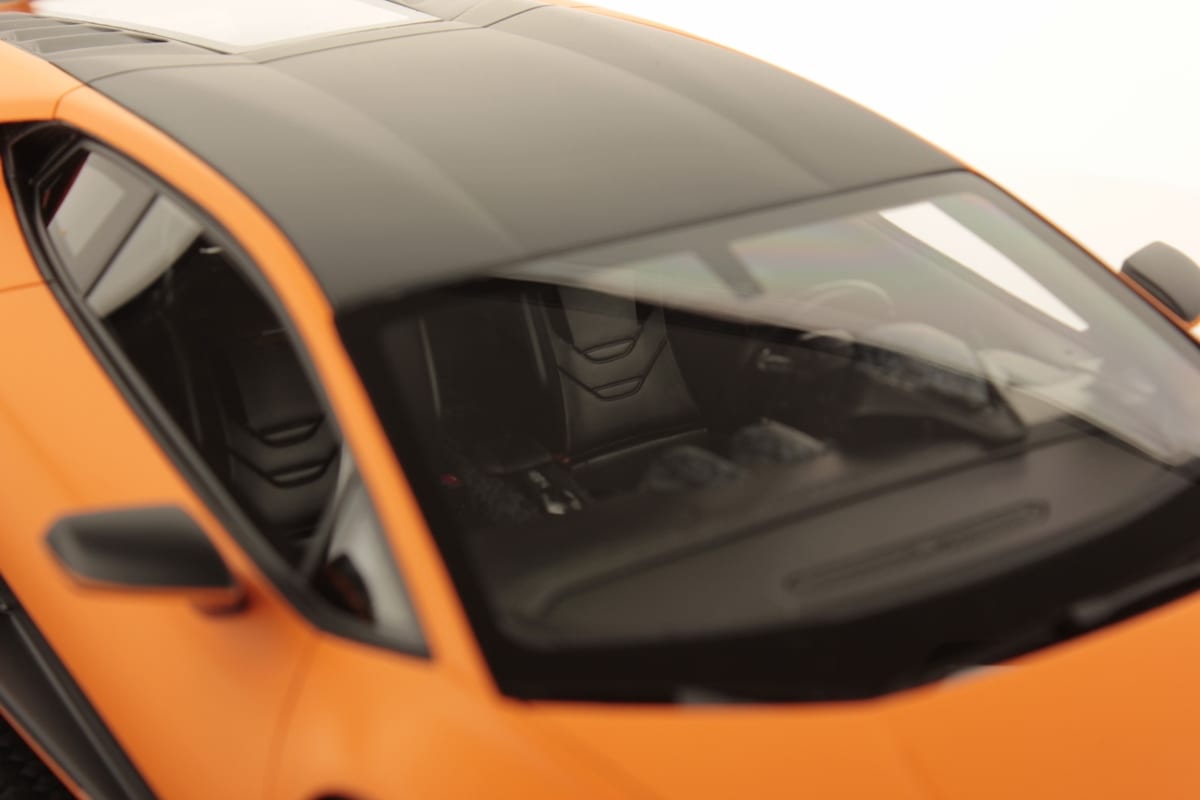 Lamborghini Hurcan EVO Fluo Capsule 1:18 - immagine 7
