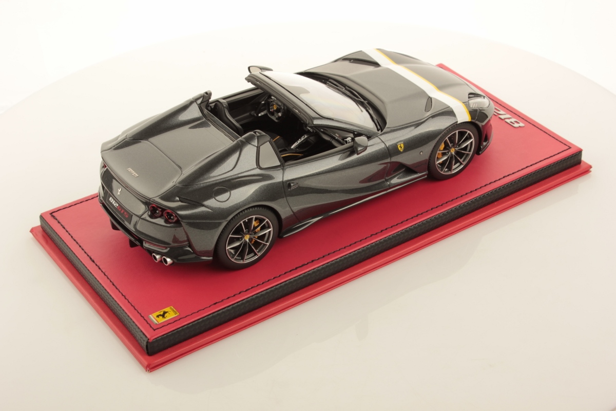 Ferrari 812 GTS レセプション配布カタログ Ferrari 812 GTS 1:18 | MR Collection Models