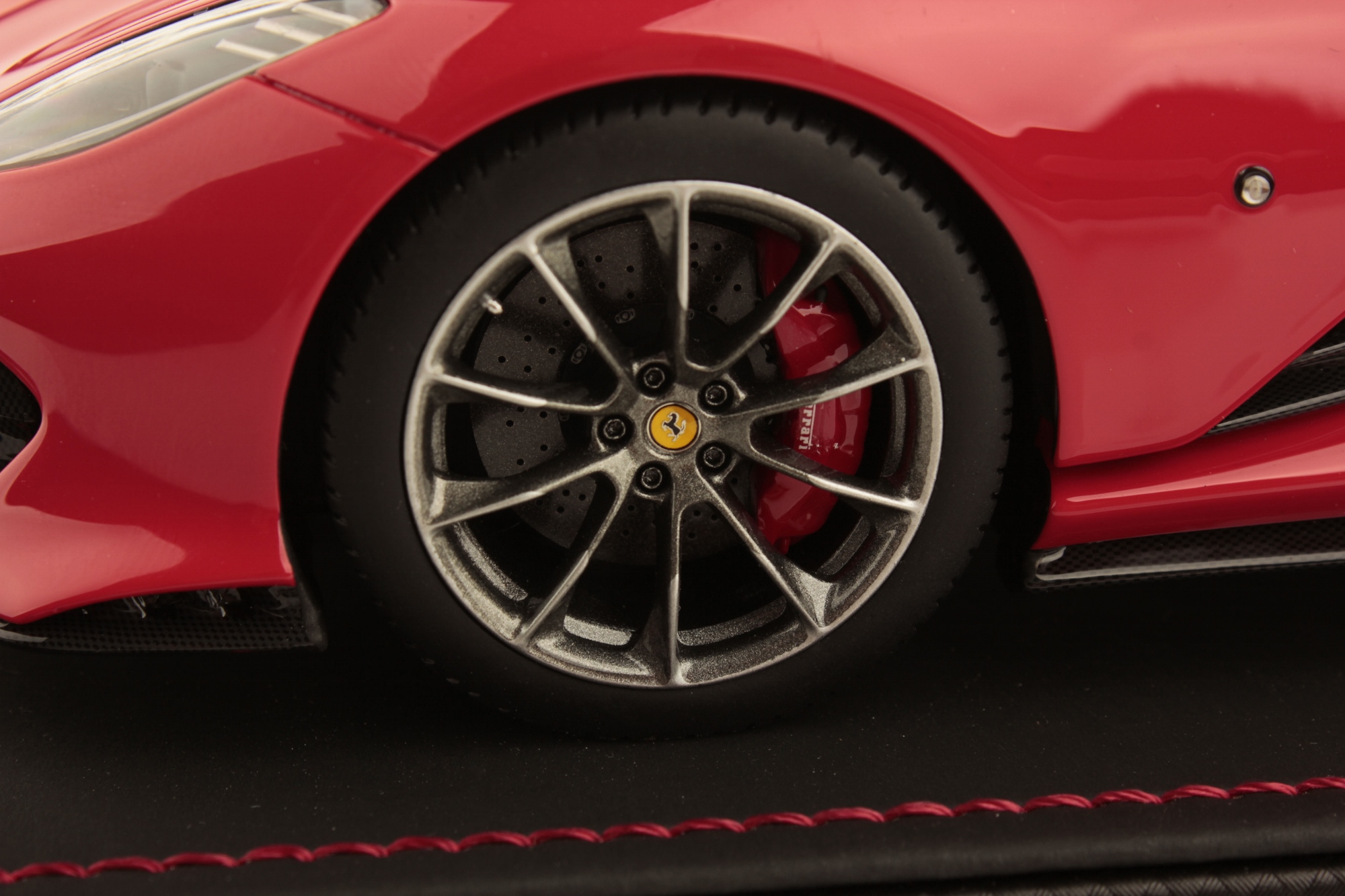 Ferrari 812 Competizione A 1:18 - immagine 6