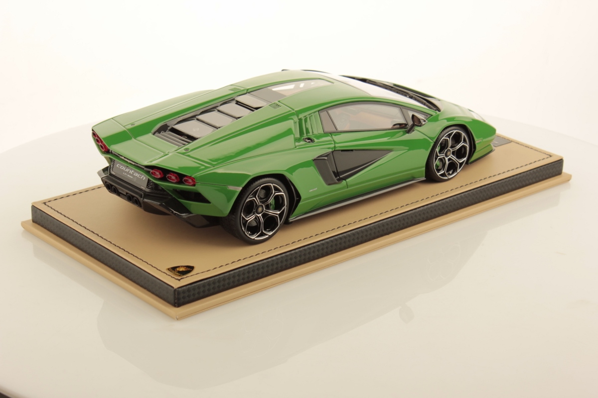 Lamborghini Countach LPI 800-4 1:18 - immagine 3