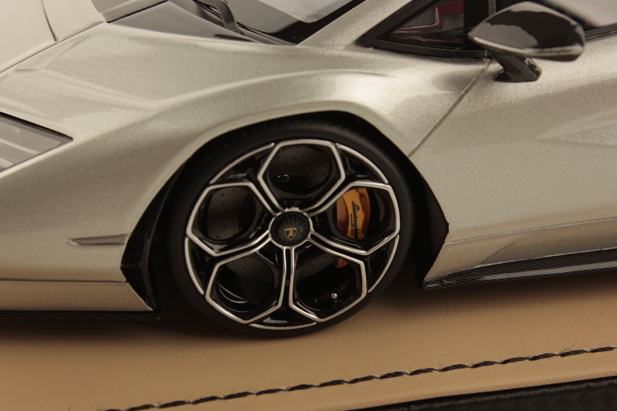 Lamborghini Countach LPI 800-4 1:18 | MR Collection Models