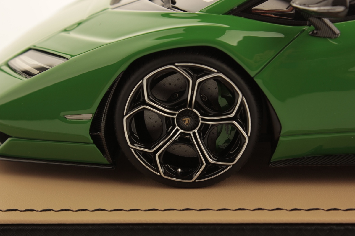 Lamborghini Countach LPI 800-4 1:18 - immagine 6