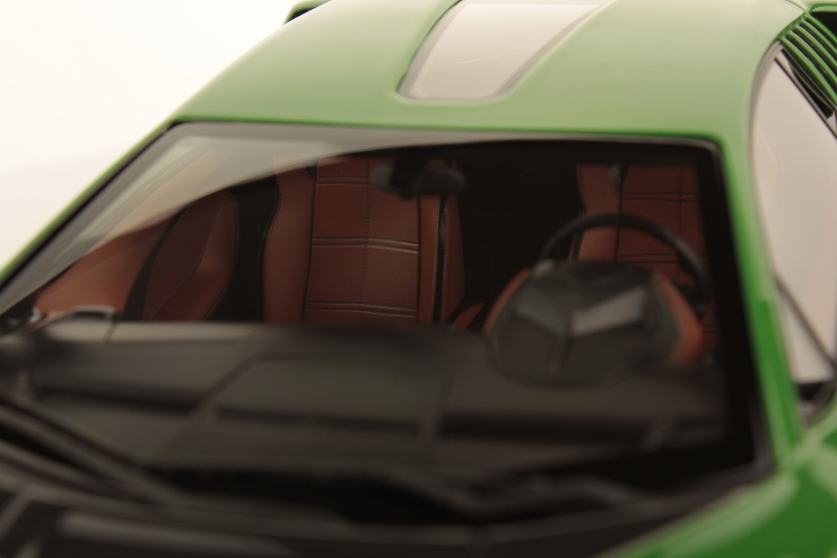 Lamborghini Countach LPI 800-4 1:18 - immagine 7