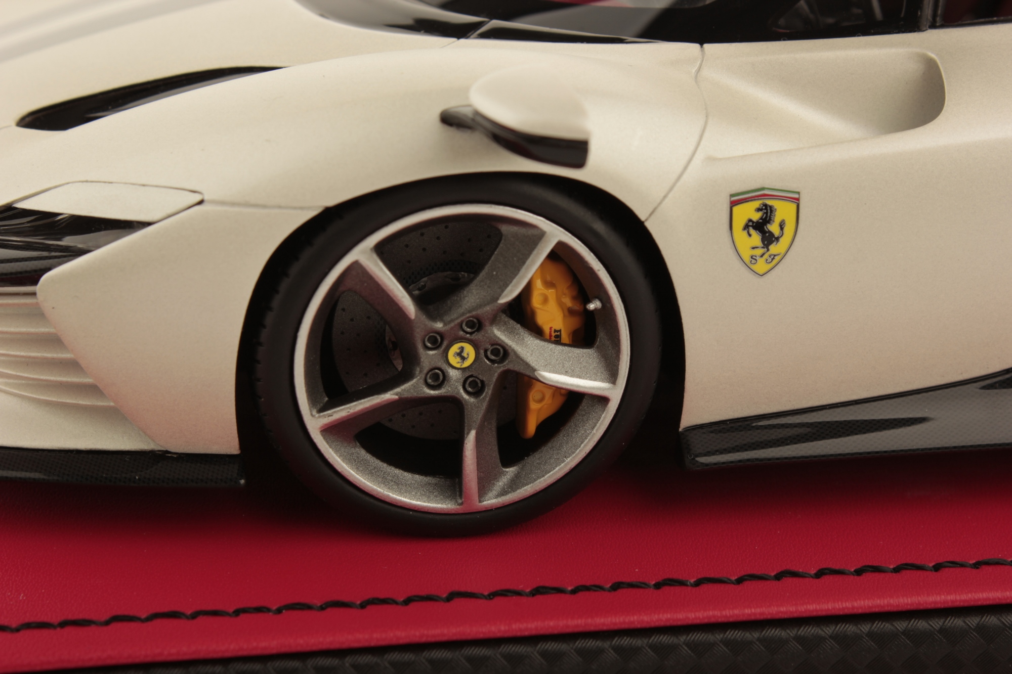 Ferrari Daytona SP3 1:18 - immagine 7