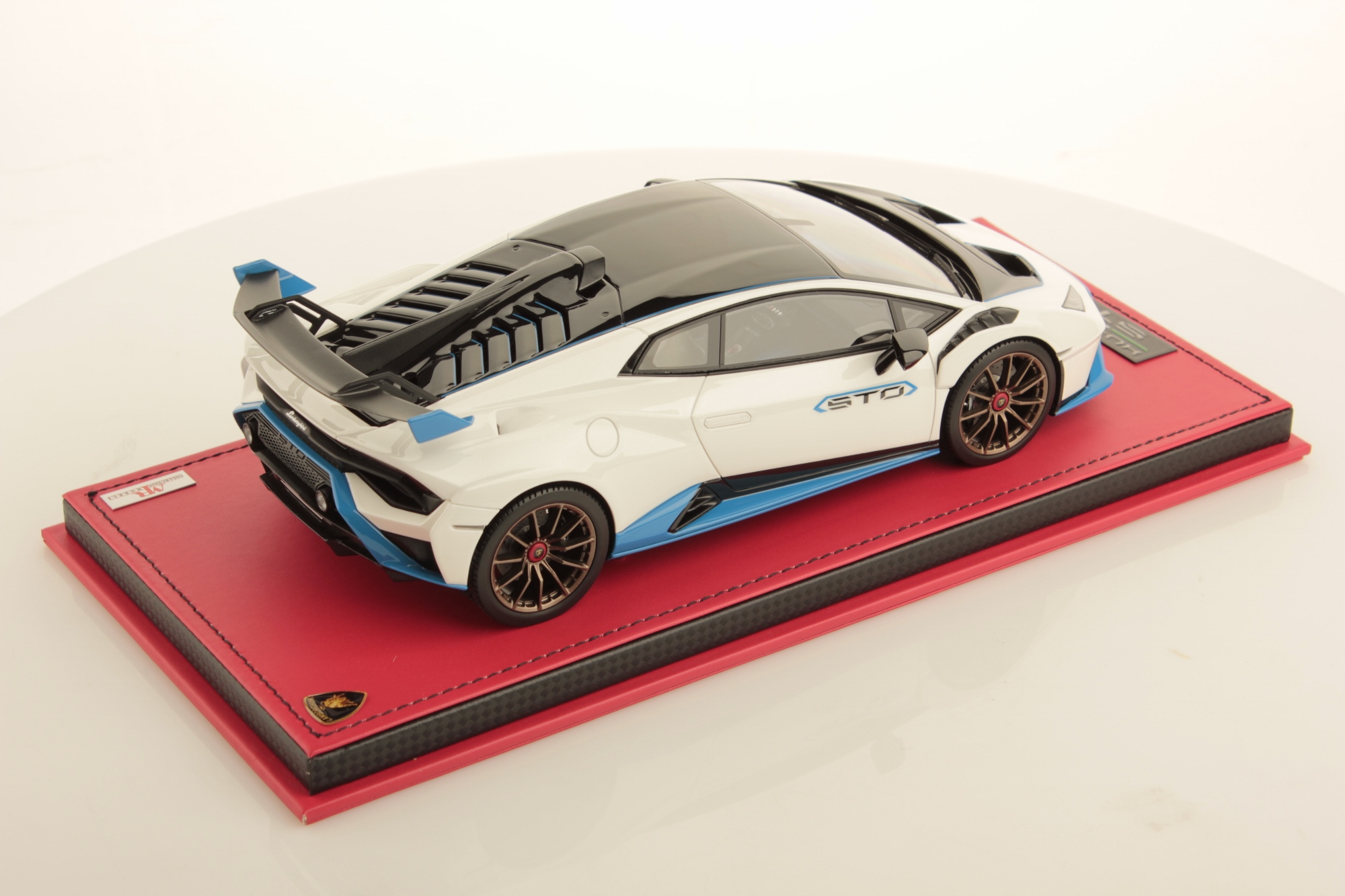 Lamborghini Huracán STO 1:18 - immagine 2