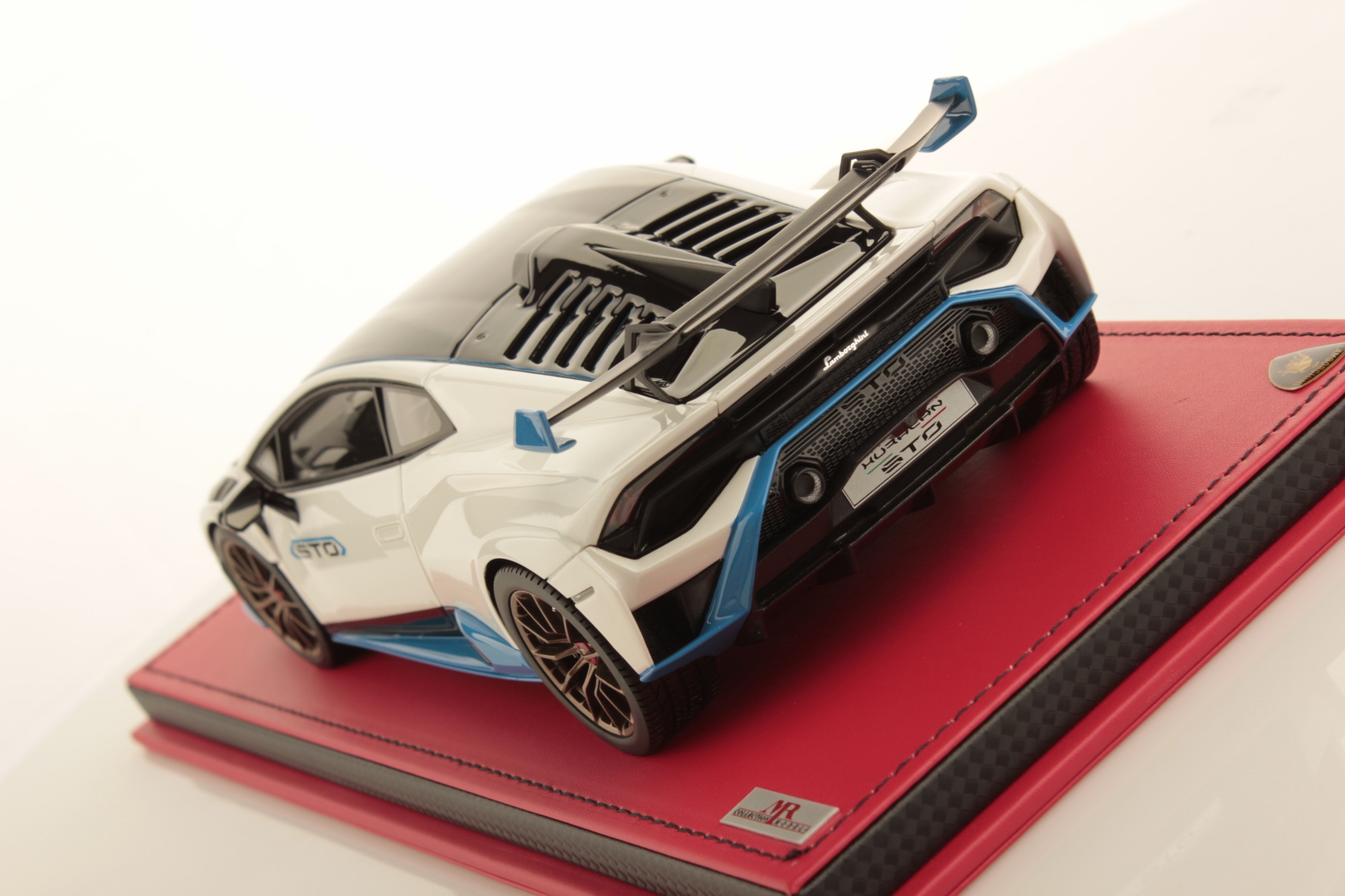 Lamborghini Huracán STO 1:18 - immagine 4