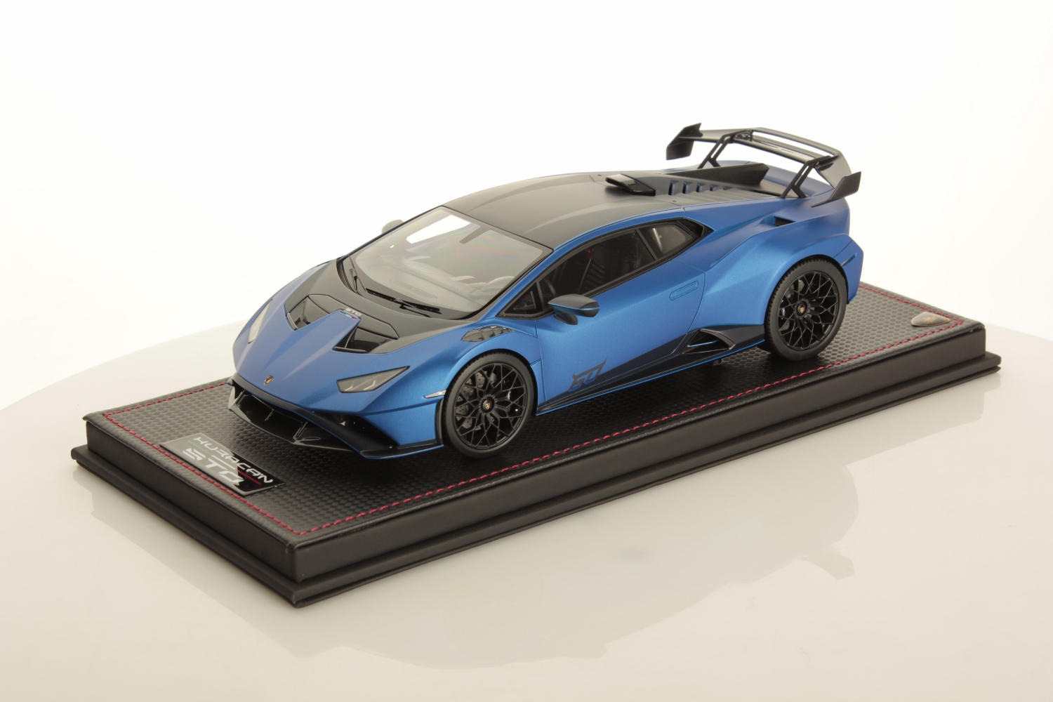 Lamborghini Huracán STO 1:24 - Voiture Télécommandée 2,4 GHz Officielle - Jusqu'à 1h D'autonomie - 9 Km/h