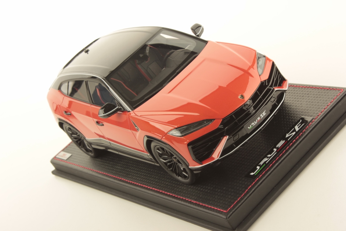 LAMBORGHINI URUS SE TETTONERO CAPSULE 1:18 - immagine 3