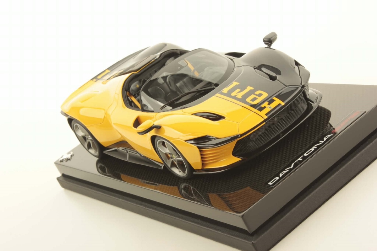 Ferrari Daytona SP3 1:18 - immagine 3