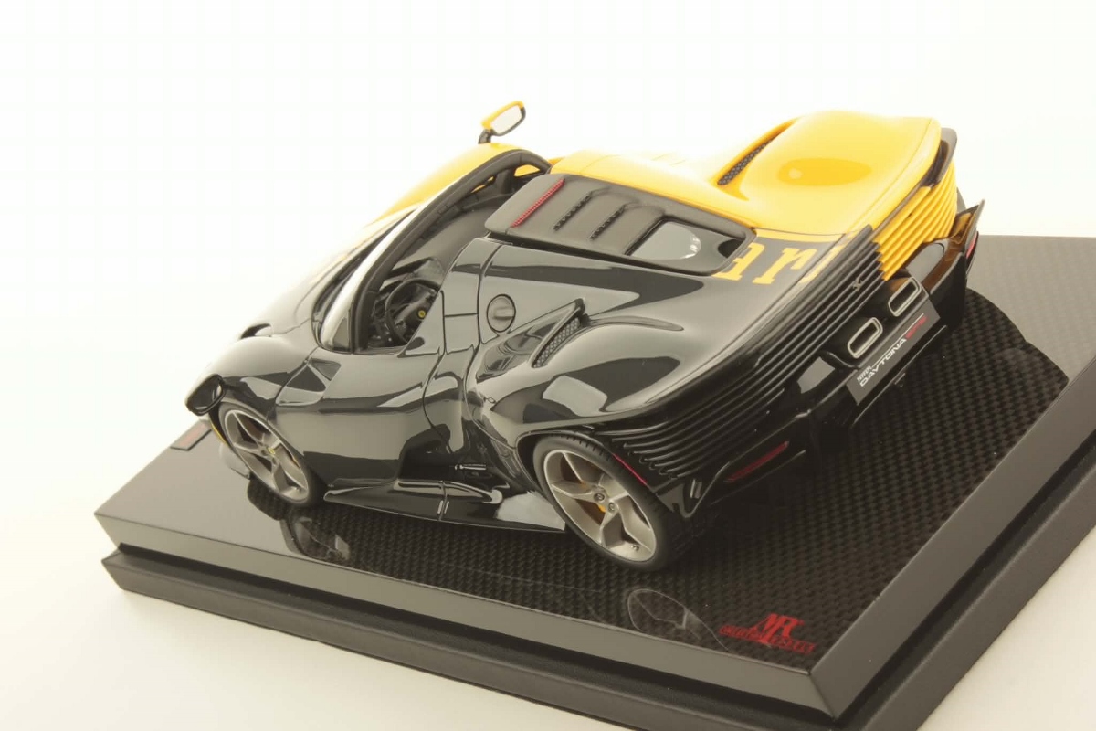 Ferrari Daytona SP3 1:18 - immagine 4